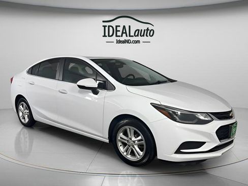 Used 2017 Chevrolet Cruze LT w/ Convenience Package image 1