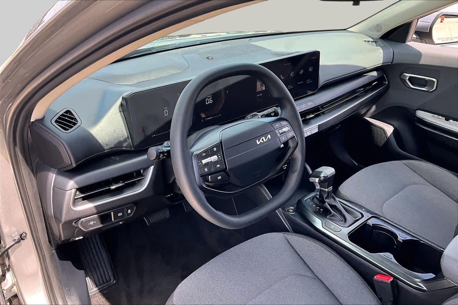 Used 2025 Kia K4 FWD image 18