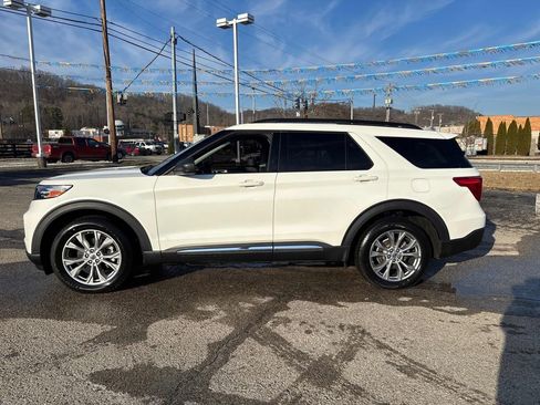 Used 2021 Ford Explorer XLT w/ Equipment Group 202A image 2