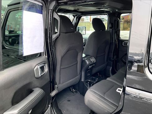 Used 2023 Jeep Wrangler Sahara w/ Cold Weather Group image 12