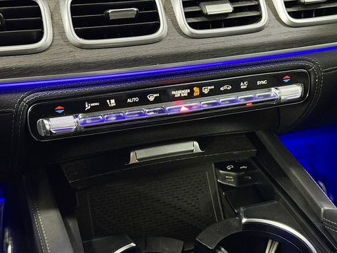 Used 2021 Mercedes-Benz GLS 450 4MATIC image 18