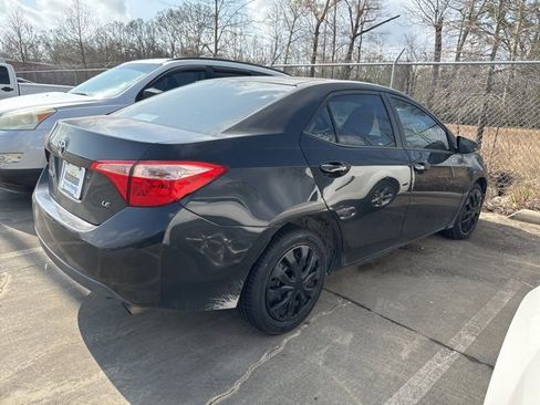 Used 2017 Toyota Corolla LE image 3