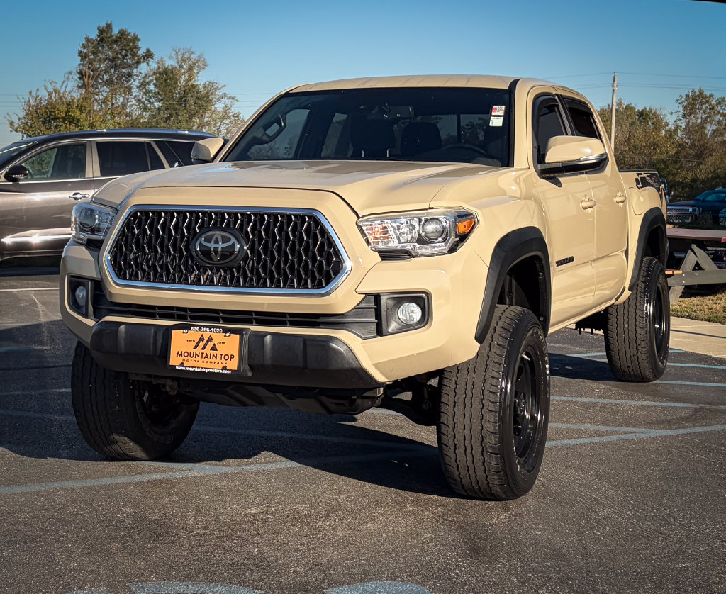 Used 2018 Toyota Tacoma TRD Off-Road AWD/4WD image 22