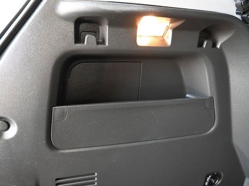 Used 2020 Chevrolet Trax LT w/ LT Convenience Package image 42