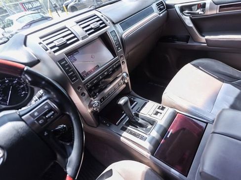 Used 2014 Lexus GX 460 w/ Premium Package AWD/4WD image 18