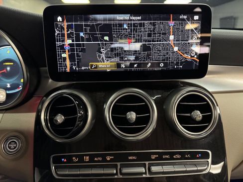 Used 2020 Mercedes-Benz GLC 300 image 26