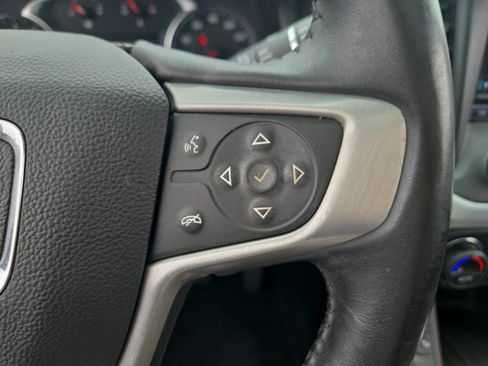 Used 2017 GMC Acadia SLE FWD image 15
