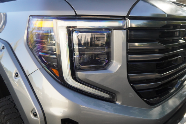 Used 2023 GMC Sierra 1500 AT4 w/ AT4 Premium Package AWD/4WD image 33