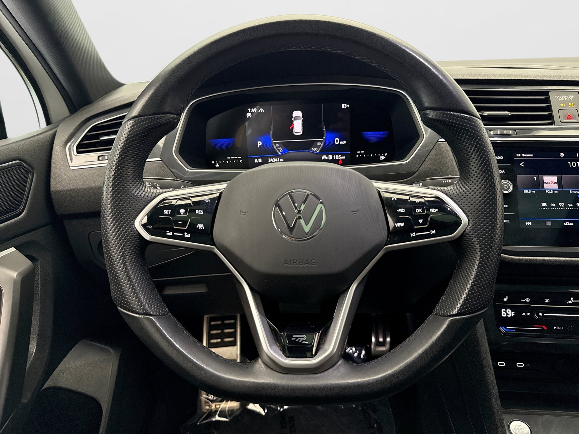 Used 2023 Volkswagen Tiguan SE R-Line AWD/4WD image 12