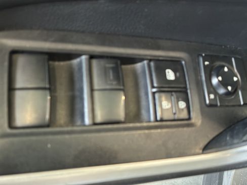 Used 2021 Toyota RAV4 XLE FWD image 21