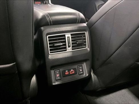 Used 2023 Nissan Maxima SL FWD image 10