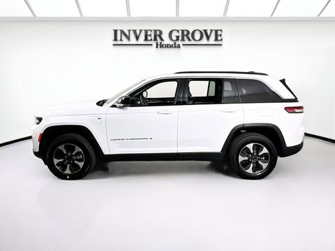 Used 2025 Jeep Grand Cherokee Limited 4xe AWD/4WD image 8