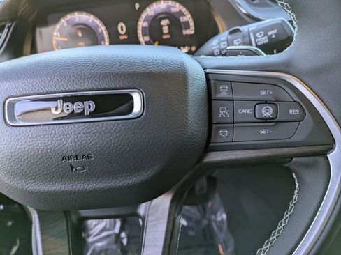 New 2026 Jeep Grand Cherokee Limited AWD/4WD image 15