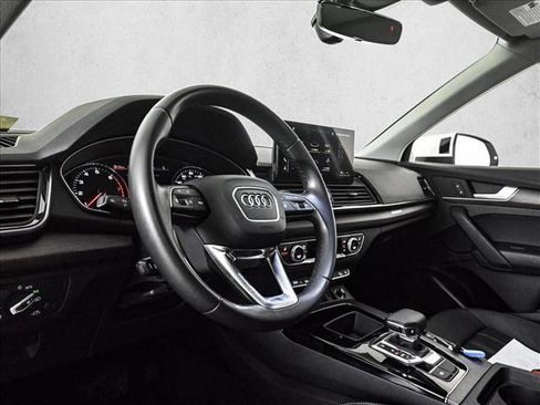 Used 2023 Audi Q5 2.0T Premium w/ Convenience Package image 10