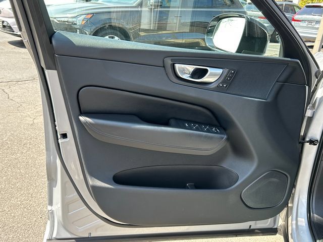 Certified 2023 Volvo XC60 B5 Plus w/ Climate Package AWD/4WD image 9