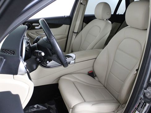 Used 2019 Mercedes-Benz GLC 300 image 18