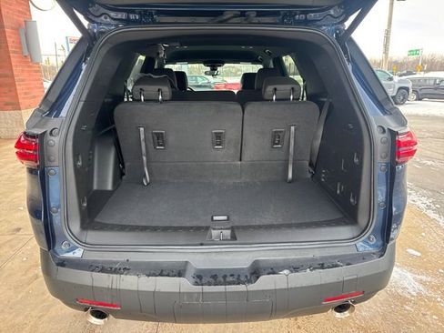 Used 2023 Chevrolet Traverse LT image 5