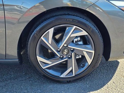 Certified 2025 Hyundai Elantra Sport image 8