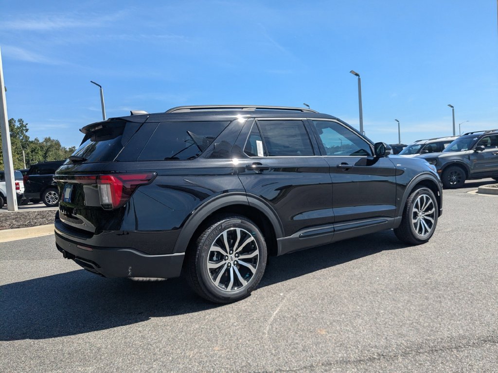 New 2027 Ford Explorer ST-Line RWD image 4