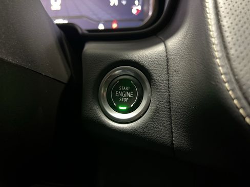 Used 2022 GMC Yukon SLT w/ SLT Luxury Package image 15