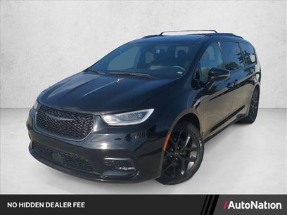 Used 2025 Chrysler Pacifica Limited