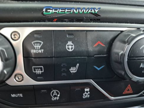 Used 2022 Jeep Wrangler Unlimited Sport AWD/4WD image 17