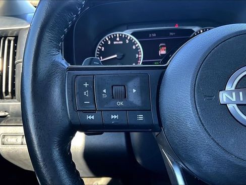 Used 2023 Nissan Pathfinder SL image 10