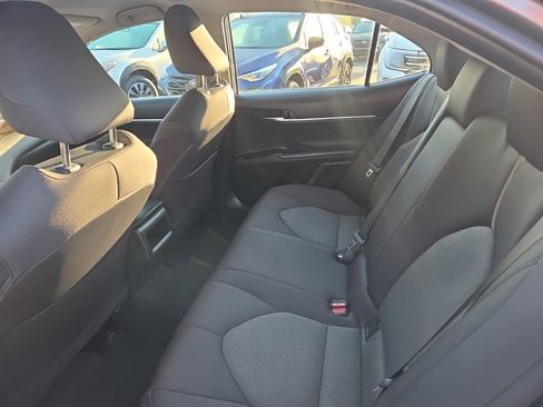 Used 2020 Toyota Camry LE image 11