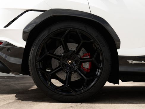 Used 2024 Lamborghini Urus Performante image 39