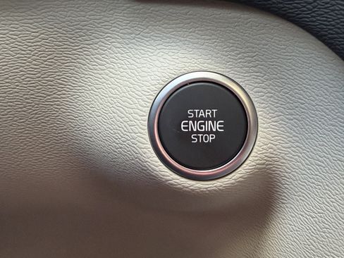 New 2026 Volvo XC40 B5 Plus w/ Protection Package Premier image 27