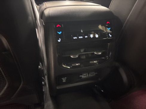 Used 2023 Jeep Grand Cherokee L Summit w/ Luxury Tech Group V image 34