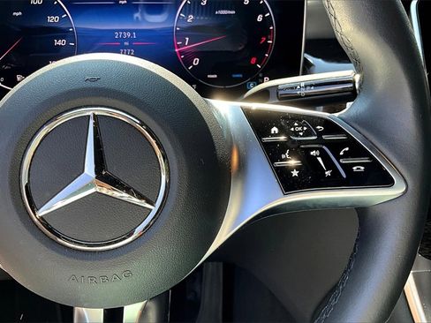 Used 2025 Mercedes-Benz GLC 300 4MATIC image 18