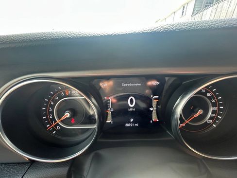 Used 2023 Jeep Gladiator Sport AWD/4WD image 21