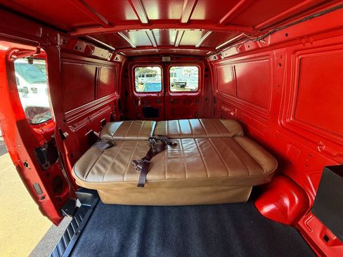 Used 2002 Ford E-350 and Econoline 350 Super Duty RWD image 20