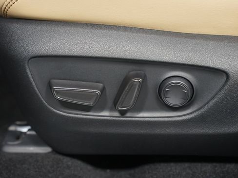 Used 2024 Toyota RAV4 XLE Premium image 33