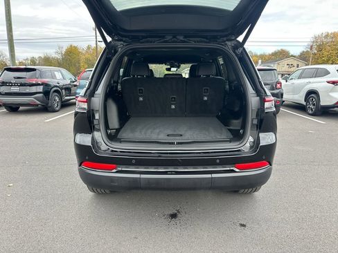 Used 2023 Jeep Grand Cherokee Altitude image 11