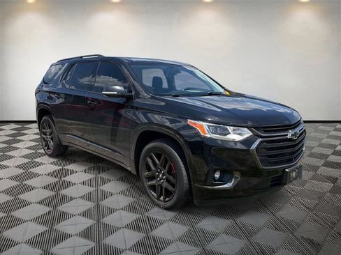 Used 2020 Chevrolet Traverse Premier w/ Redline Edition FWD image 3