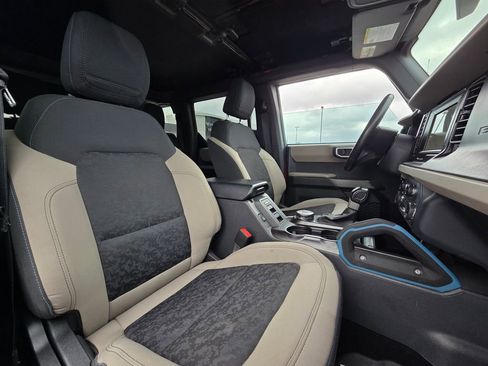 Used 2022 Ford Bronco Wildtrak image 29