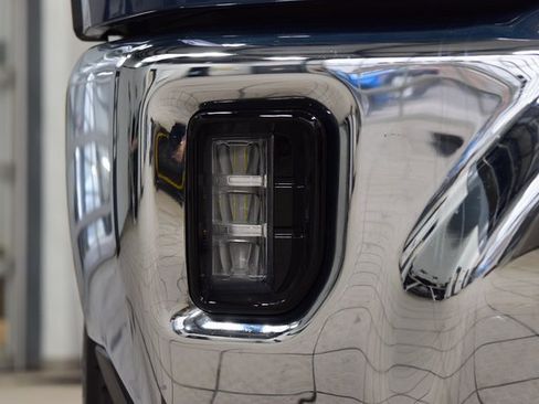 Used 2025 Chevrolet Silverado 2500 LT image 14