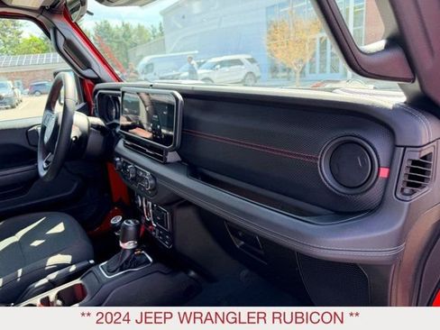Used 2024 Jeep Wrangler Unlimited Rubicon AWD/4WD image 11