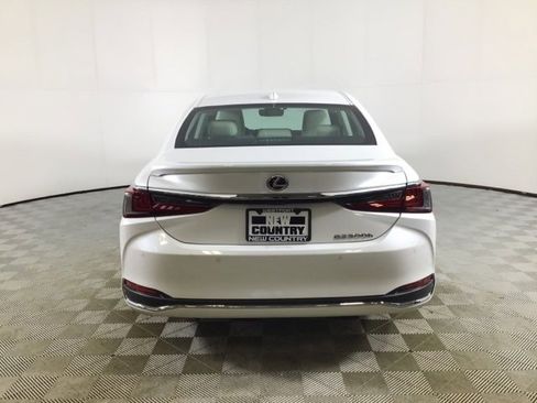 Used 2023 Lexus ES 300h w/ Premium Package image 6
