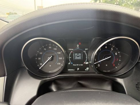 Used 2016 Jaguar XF Prestige RWD image 31