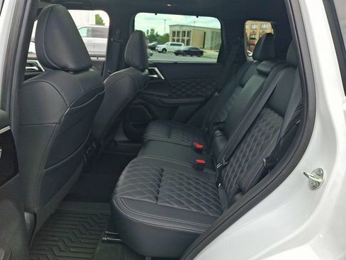 Used 2023 Mitsubishi Outlander SEL AWD/4WD image 10