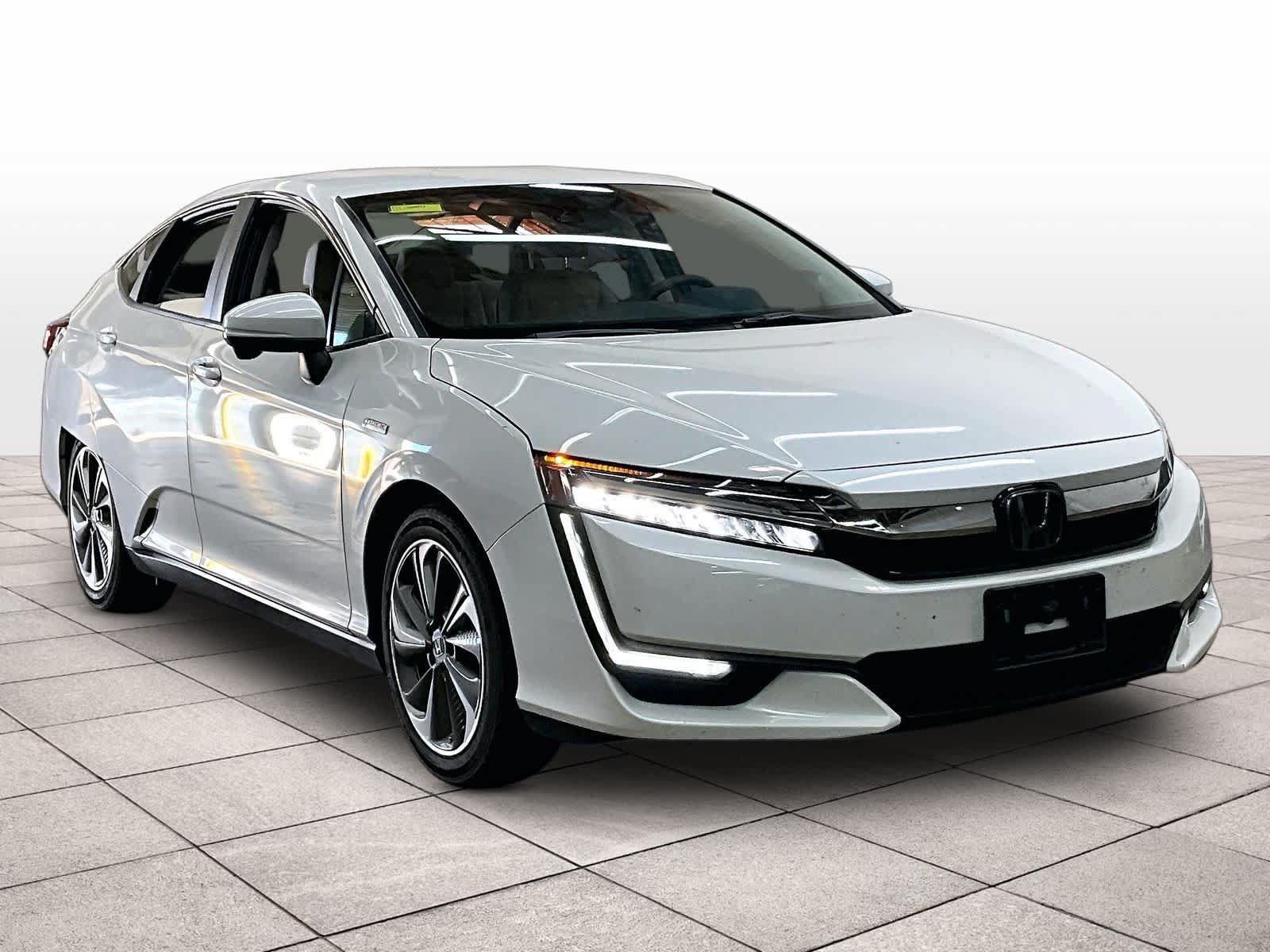 Used 2018 Honda Clarity Plug-In Hybrid image 2