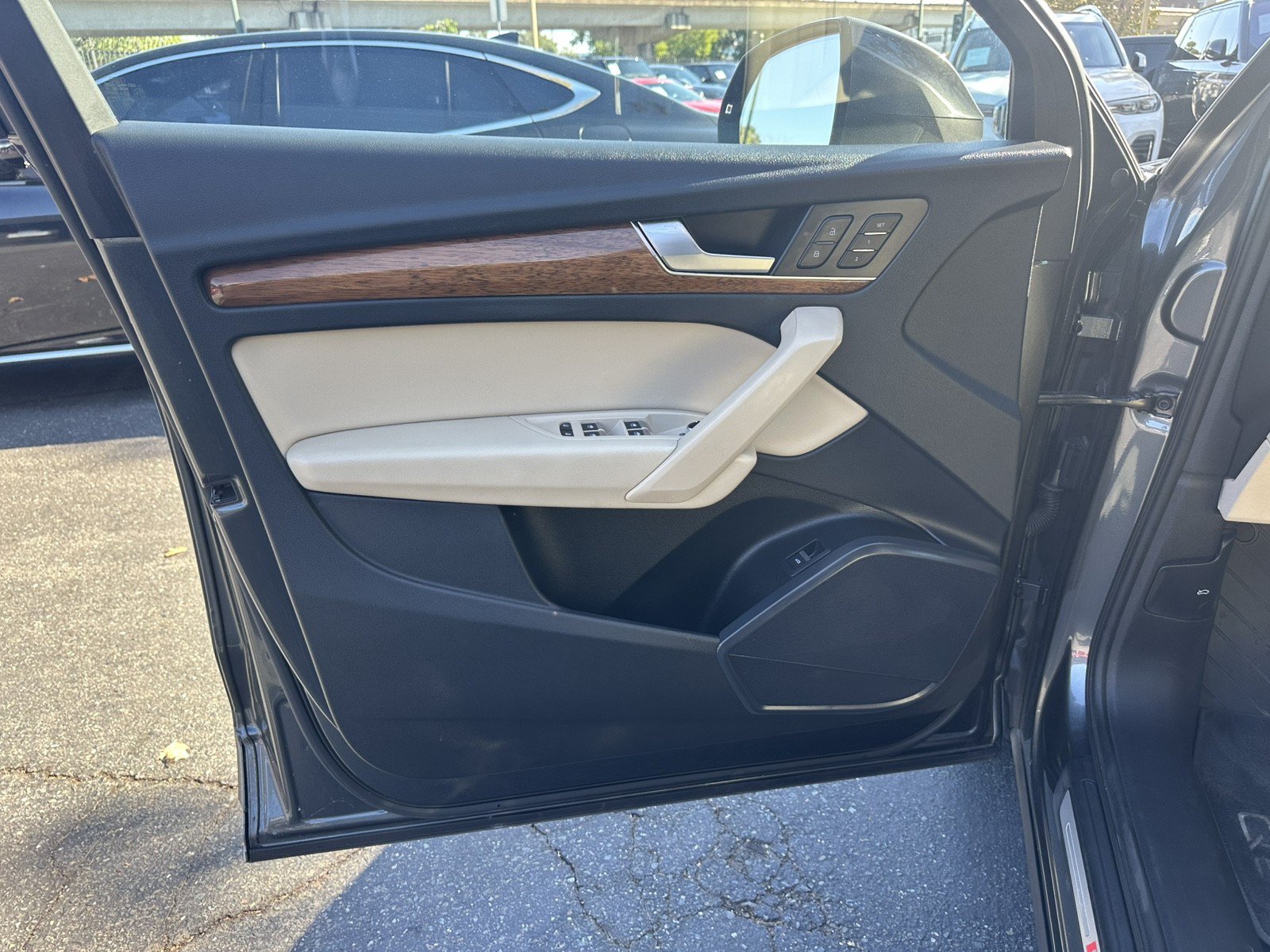 Used 2022 Audi Q5 2.0T Premium w/ Convenience Package AWD/4WD image 27