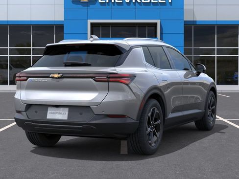 Used 2026 Chevrolet Equinox EV LT AWD/4WD image 4