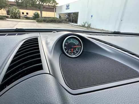 Used 2016 Porsche Cayenne image 35