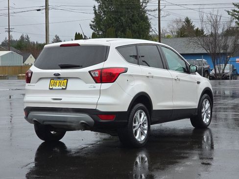 Used 2019 Ford Escape SE image 7