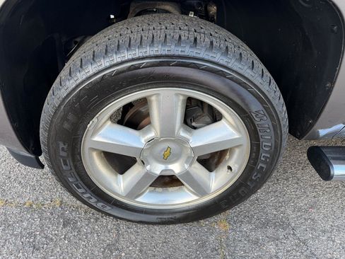 Used 2013 Chevrolet Tahoe LTZ image 32