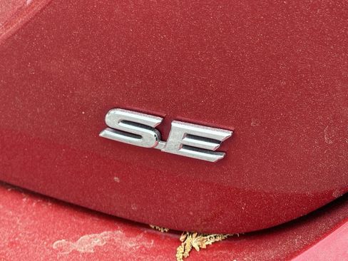 Used 2021 Toyota Camry SE image 10